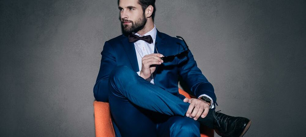 5 must have suits for your wardrobe